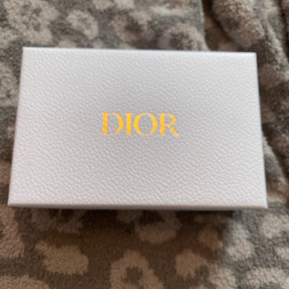 Dior box